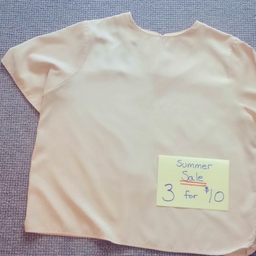 Short sleeve pale pink woven top